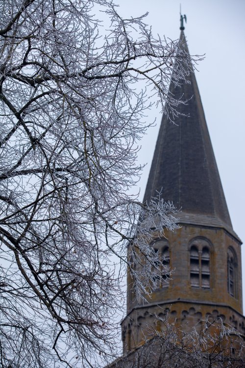Clocher en hiver